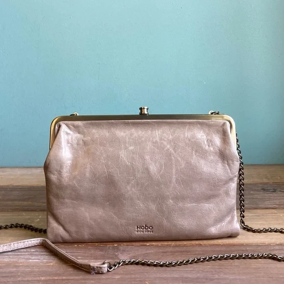 Hobo International Leather Leanne Kisslock Crossbody Bag - Picture 2 of 8